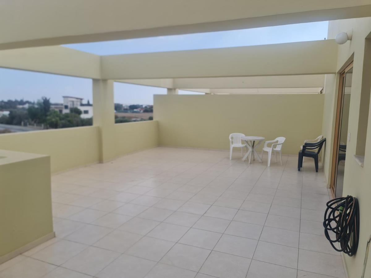 Apartmán Top Floor 1 Bdrm Aprtrmnt Dromolaxia Exteriér fotografie